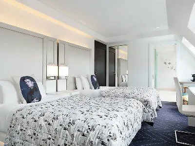 W - Opera 5*