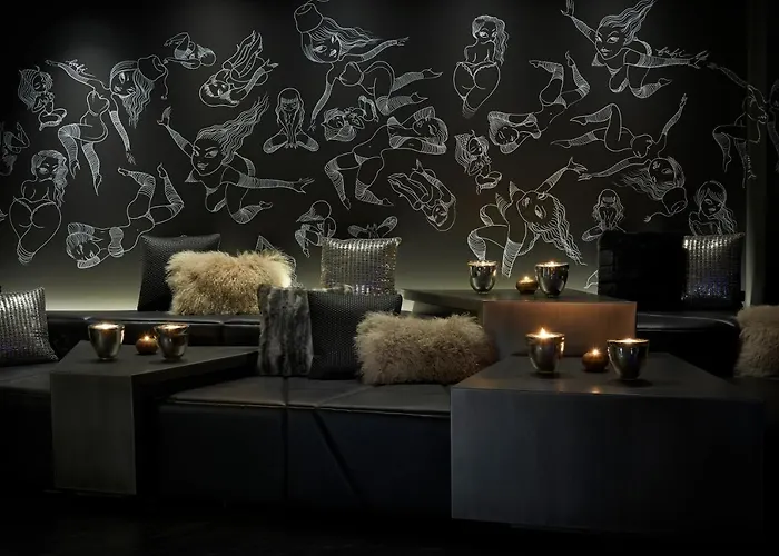 W - Opera 5* Párizs