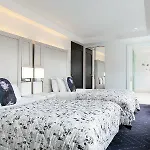 W - Opera 5*