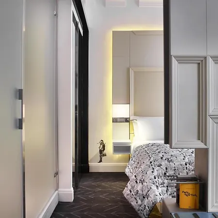 Hotel W - Opera