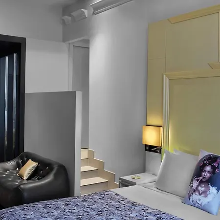 W - Opera Hotel